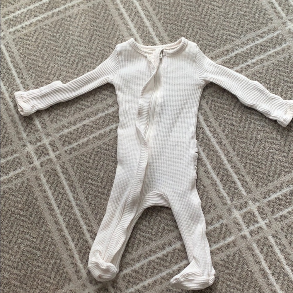 EUC Spearmint Love waffle knit baby footie